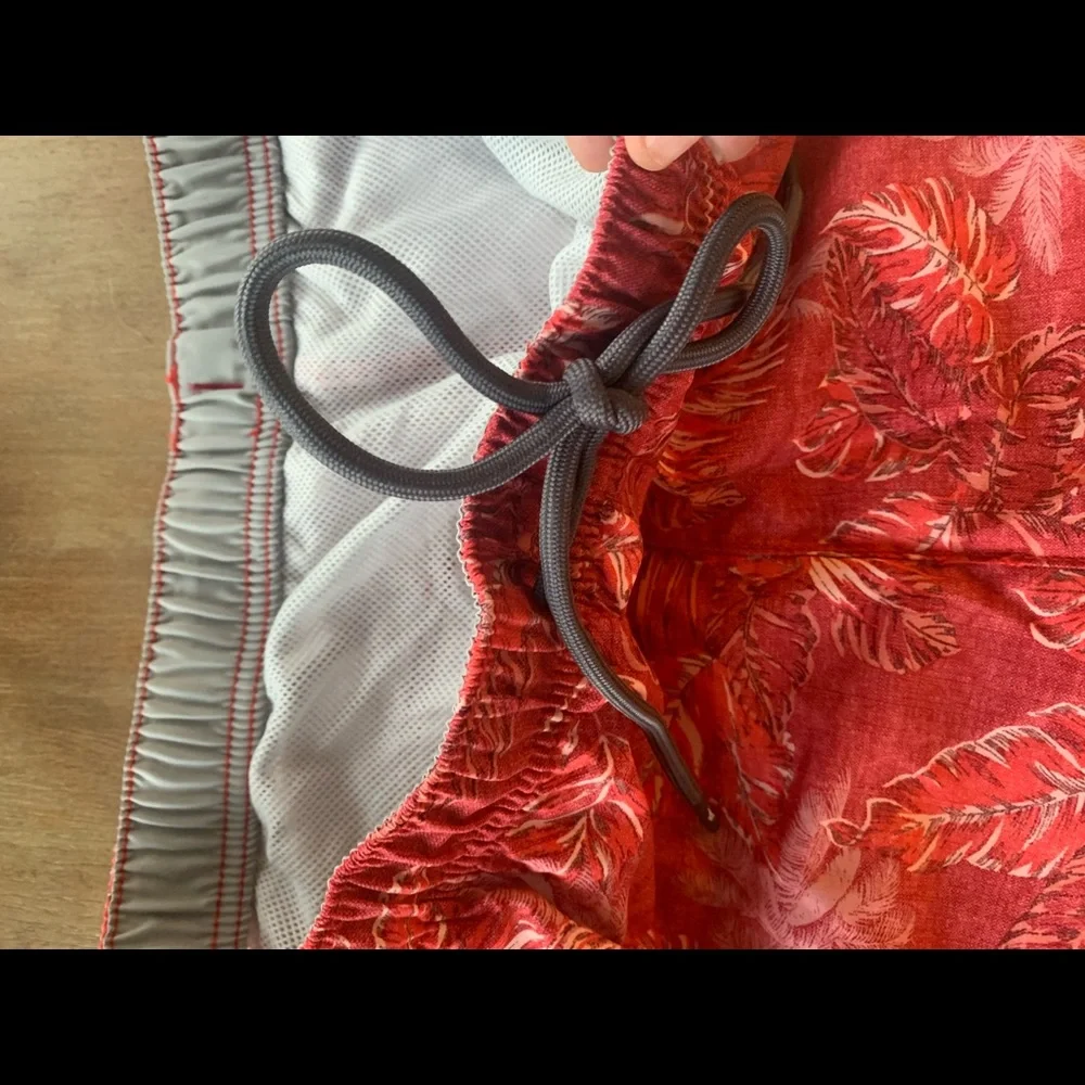 Tommy Bahama swim trunks - Picture 3 of 8